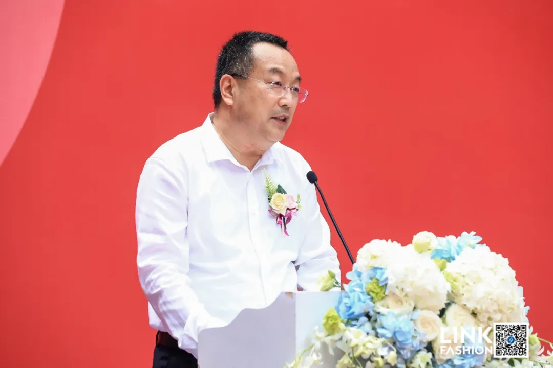 全國工商聯社會服務部部長王力濤先生.jpg 全國工商聯社會服務部部長王力濤先生.jpg